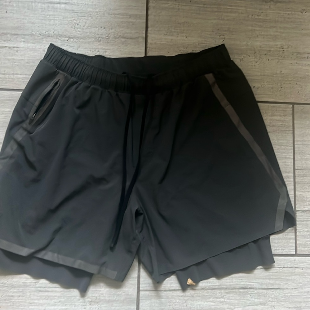 Lululemon Surge Short 6” - Size Large